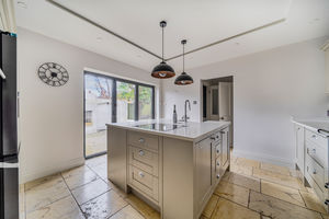 Photo 32- click for photo gallery